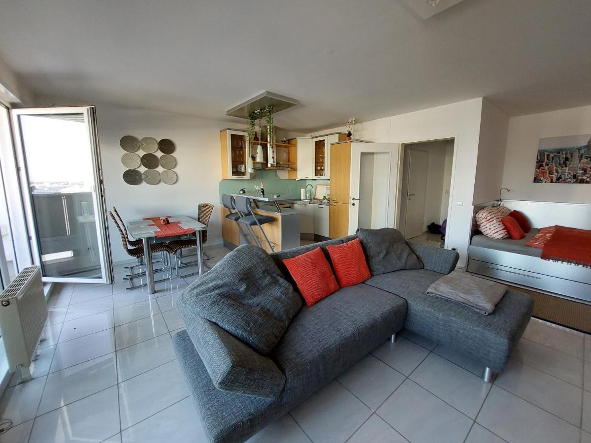 Appartement Tower With Private Terrace Next To Uno *